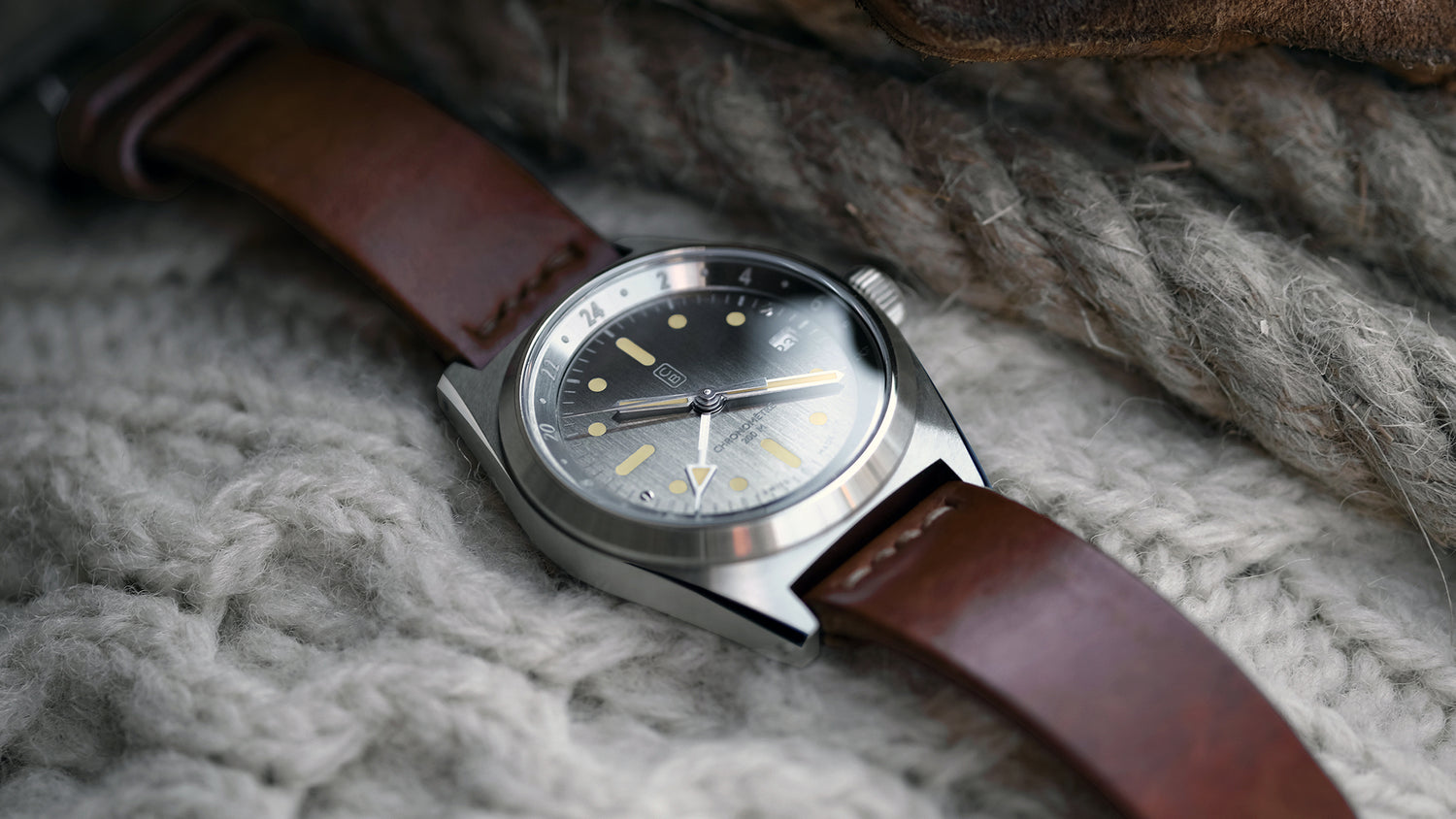 CB01-GMT tool watch with a raw and naked dial on natural fibers